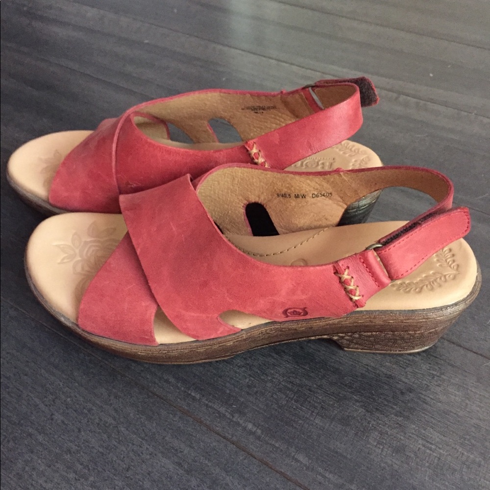 Born Orva Criss Cross Sling Sandals, size 9